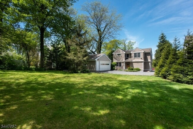 Photo - 30 Gates Ave