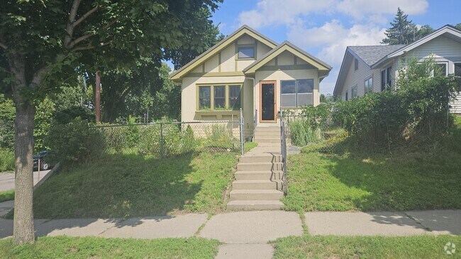 Building Photo - 3901 Standish Ave Rental