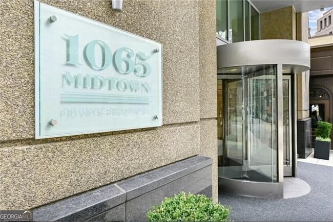 Photo - 1065 Peachtree St NE