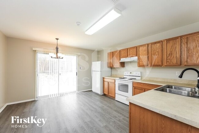 Photo - 127 Quince Flower