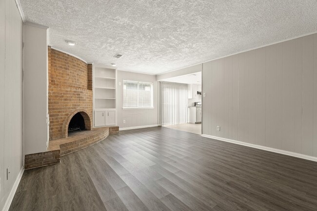 Photo - 15911 Mill Point Dr