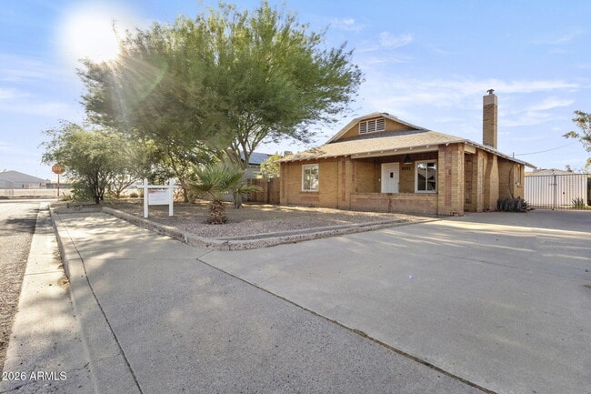 Photo - 1950 W Palm Ln