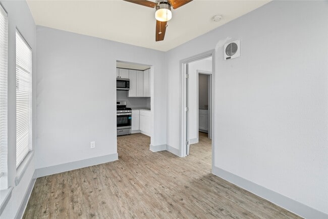 Photo - 305 Roberts St Unidad 1