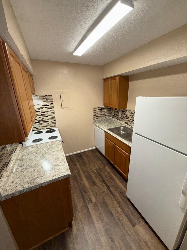 Photo - 2701 Green Oaks Rd