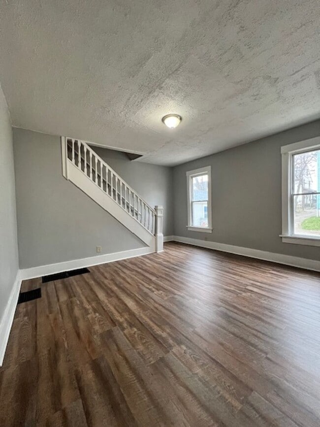 Photo - Three bedroom home for rent on deadend street - Canton SW