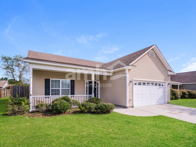 Photo - 1408 Parkland Way