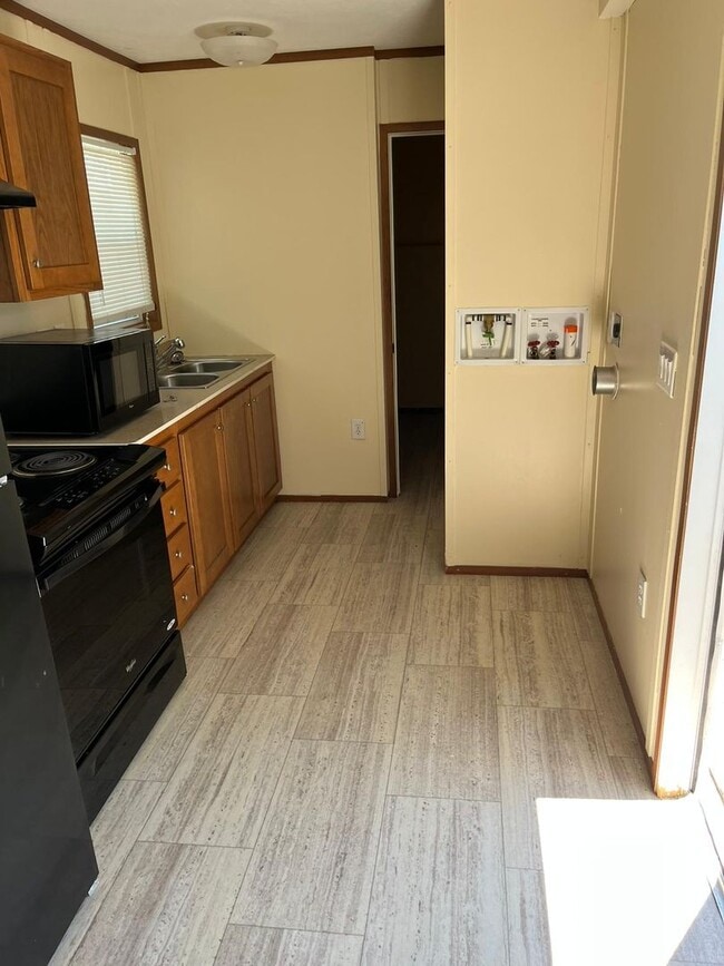 Photo - 1 bedroom/1bathroom home in the Star Dust Manufactured Home Community.