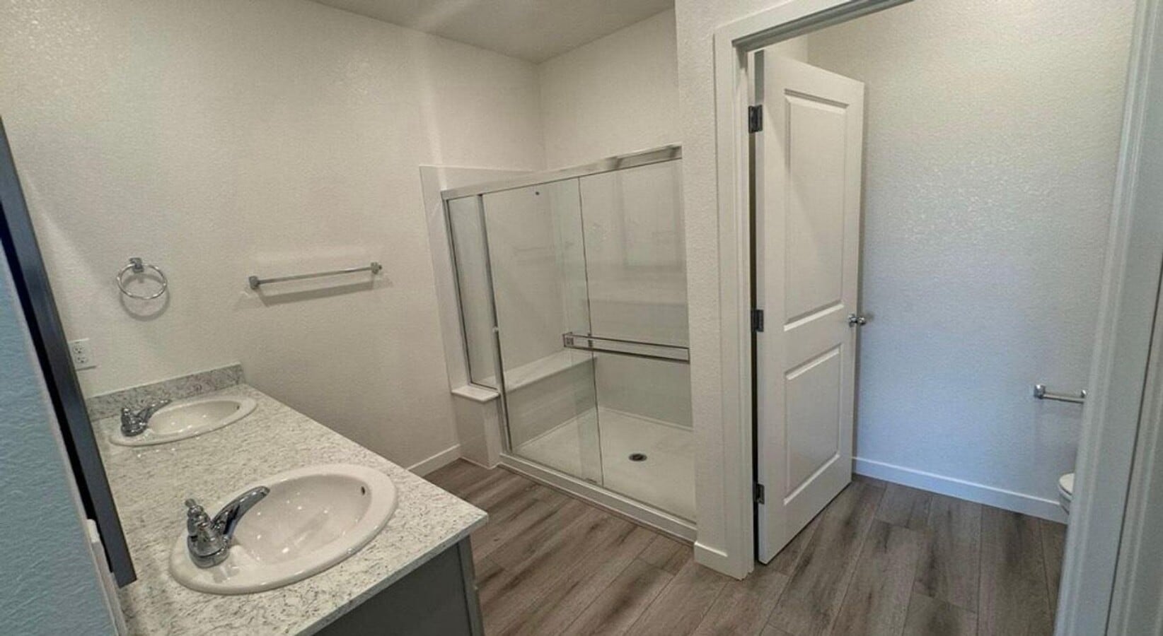 Photo - BRAND NEW (Solar) 4/2 w/Massive Backyard Roseville! *Please read entire ad for viewings!!