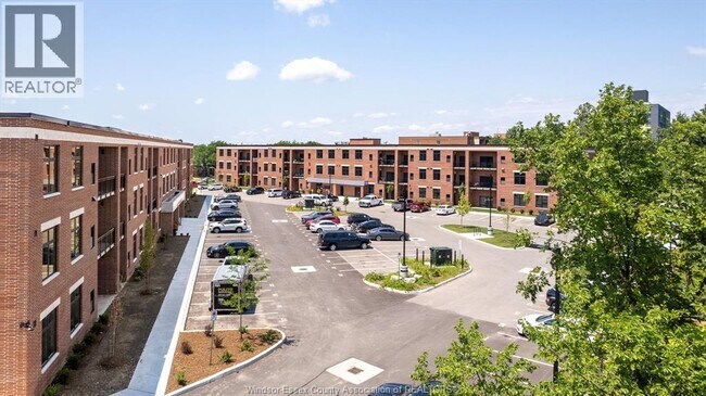 Photo - 3160 Meadowbrook Ln Unité 201