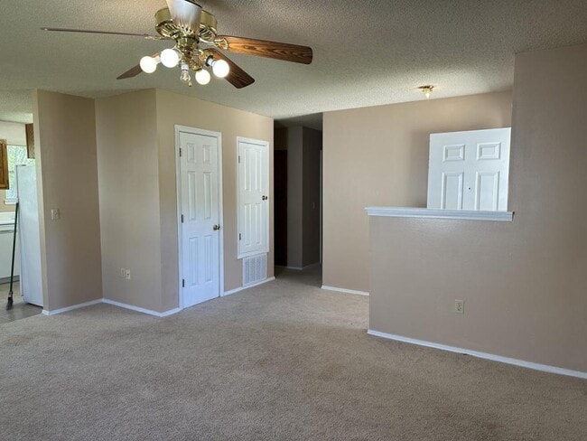 Photo - 104 Benttree Ct