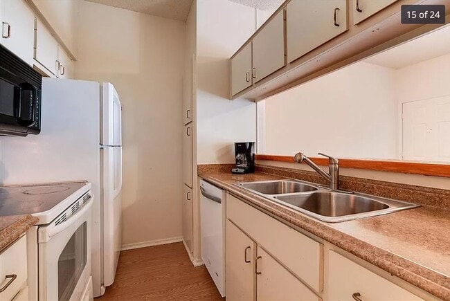 Photo - 2905 Swisher St Unit 206