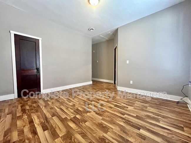 Photo - 326 E Washington St