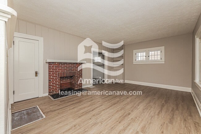 821 Catalpa Dr.