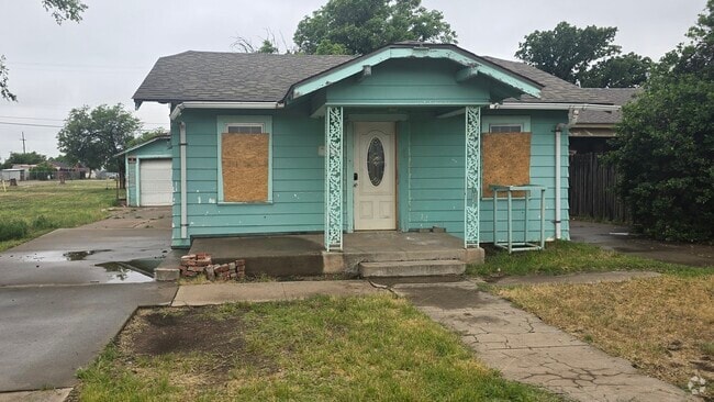 Building Photo - 903 N Polk St Rental