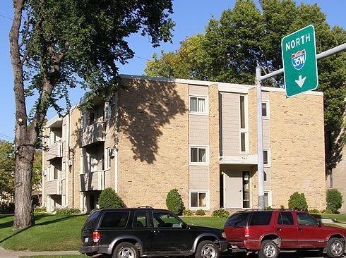 Photo - Campus Apartments 700-727 University SE