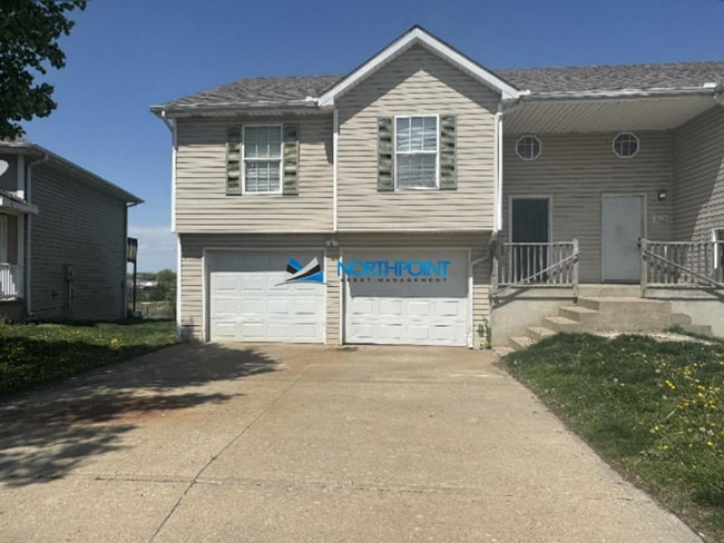 Building Photo - Spacious 3BR 2BA w/ Garage Parking • Large Backyard • Patio in Cameron