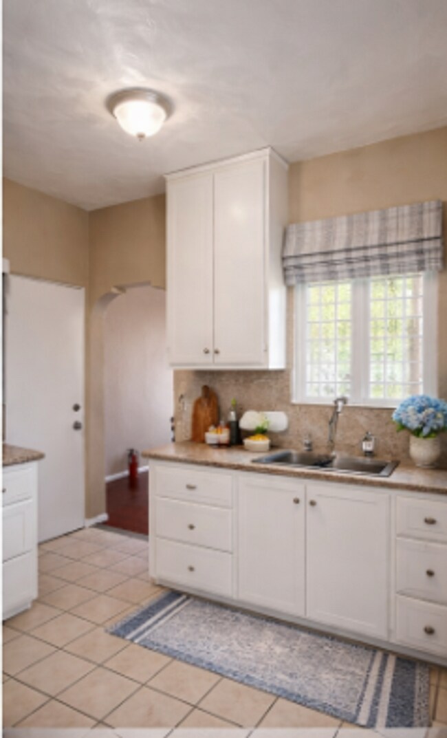 Photo - LB0211 Unit 211B