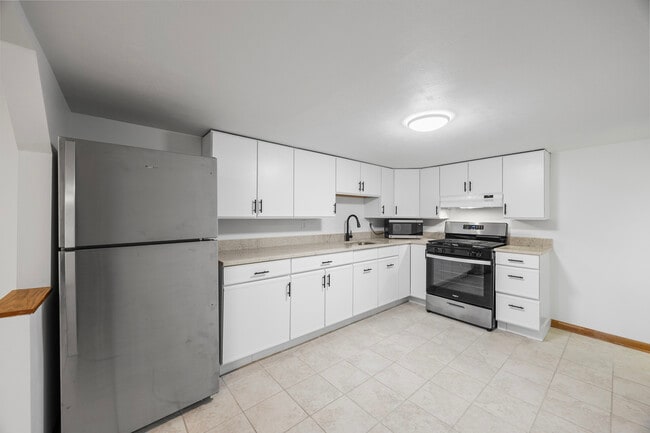 Photo - 2827 Brownsville Rd Unit Apt1