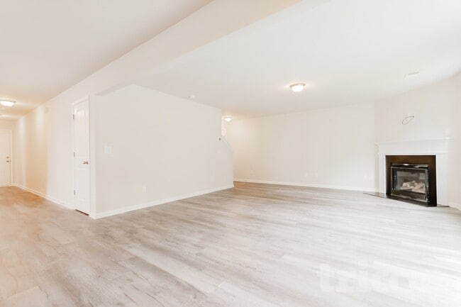 Building Photo - 19 Iron Horse Ct