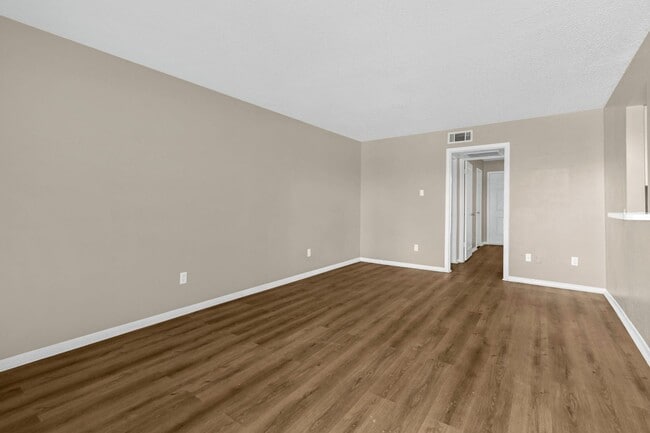 Photo - Hickory Apartments