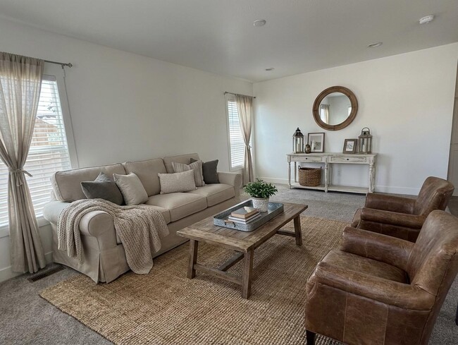 Photo - 2060 N Center St