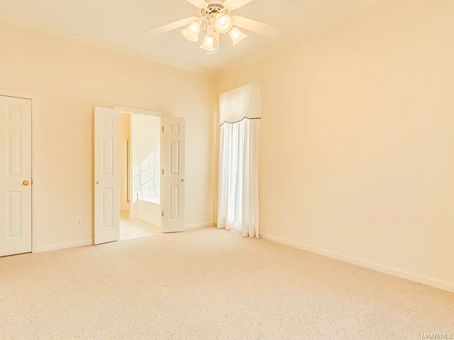 Photo - 2112 Parkview Dr S