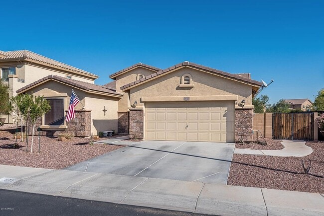 4 bedroom home with SOLAR and all appliances! - 4 bedroom home with SOLAR and all appliances!