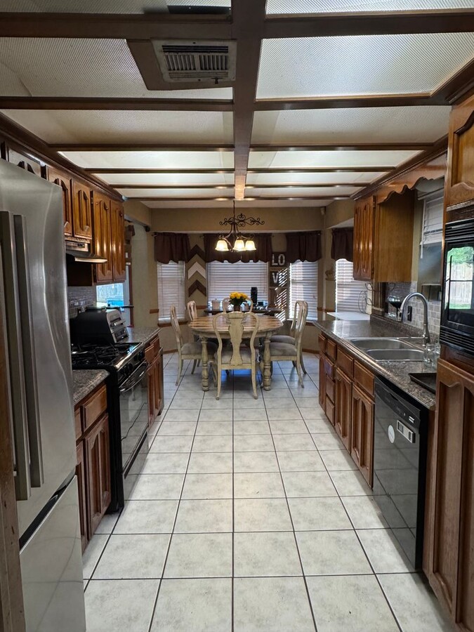 Photo - Great Location - 3Bed 2Bath House