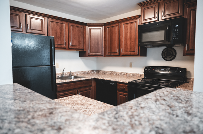 Hyland Hills - Hyland Hills Apartments