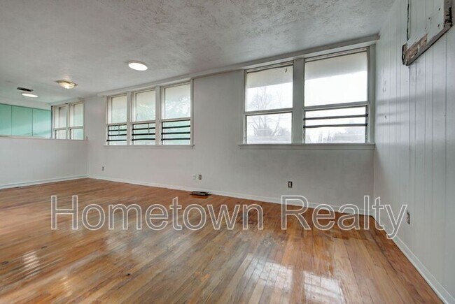 Photo - 2817 N Virginia Ave