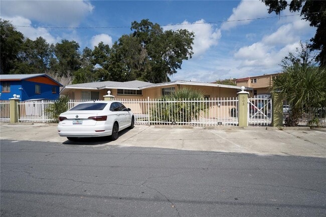 Photo - 905 SW 8th Ave