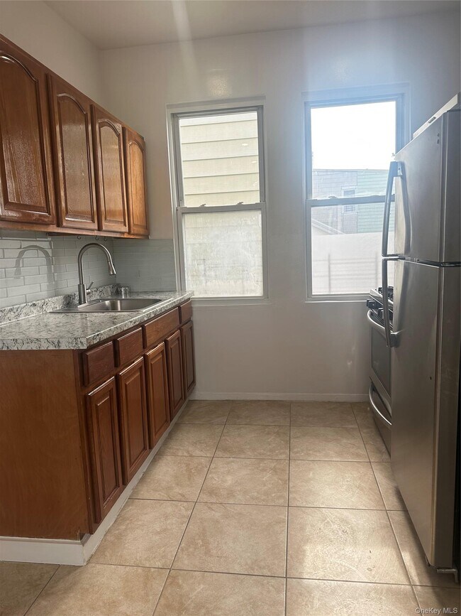 Photo - 108-69 50th Ave