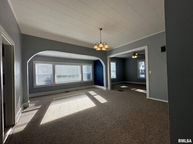 Photo - 146 N State St