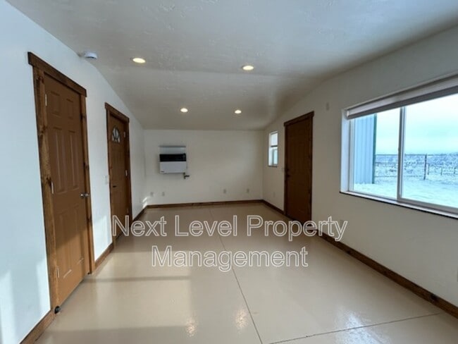 Photo - 302 Batavia Ln