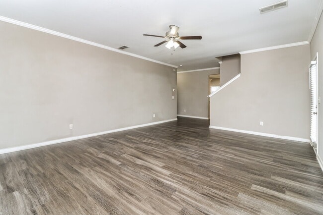 Photo - 679 Fieldcrest Dr