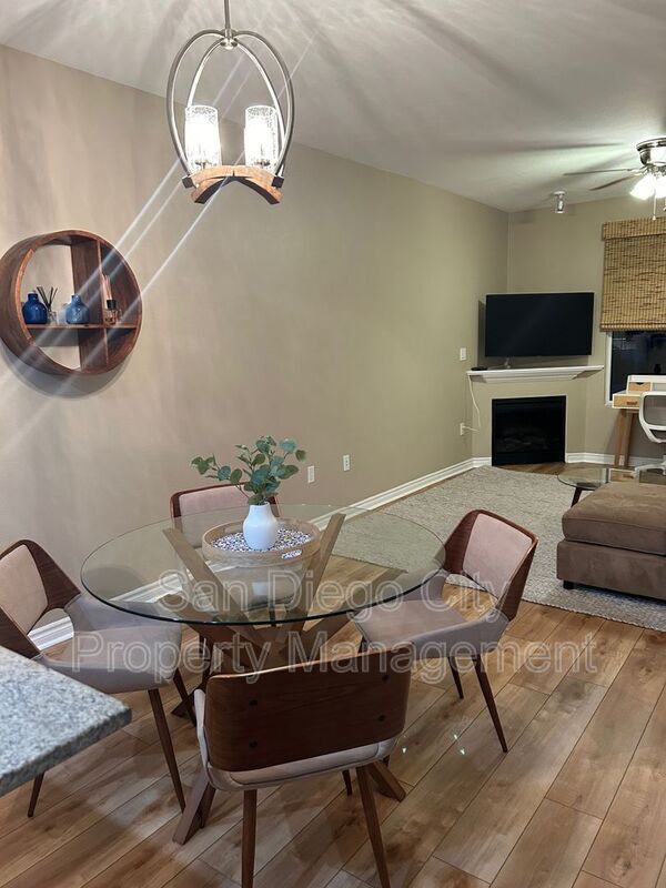 Photo - 300 W Beech St Unit 104