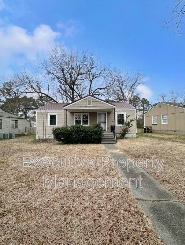 Photo - 5820 Court Q