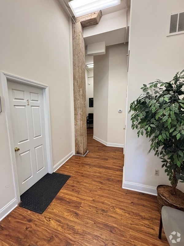 Building Photo - 231 N Shippen St Rental