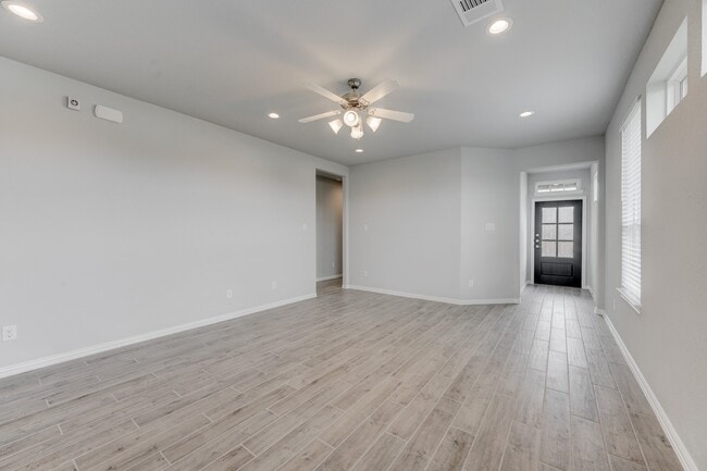 Building Photo - 10505 Stone Peak Dr