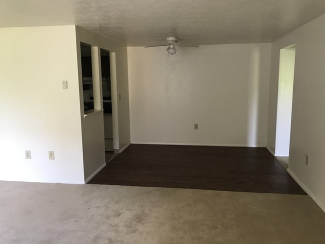 Photo - Southpointe Towers