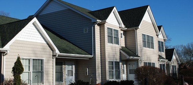 140 Springs Fireplace Rd Apartments For Rent In East Hampton Ny