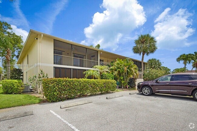 Building Photo - 6568 Chasewood Dr Unit E Rental