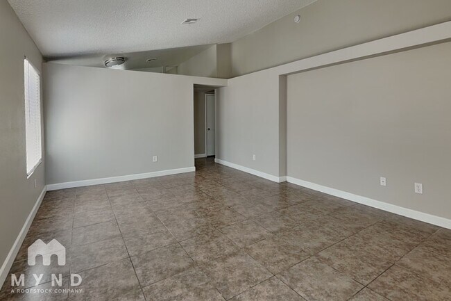 Photo - 2241 Goldhill Way