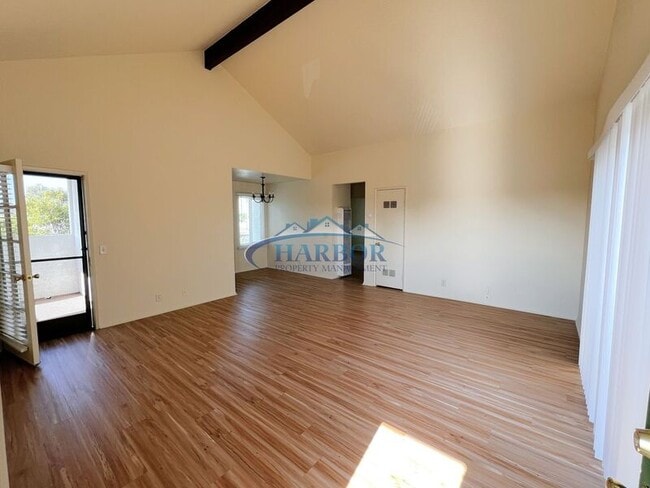 Photo - 4567 W 159th St Unidad 4