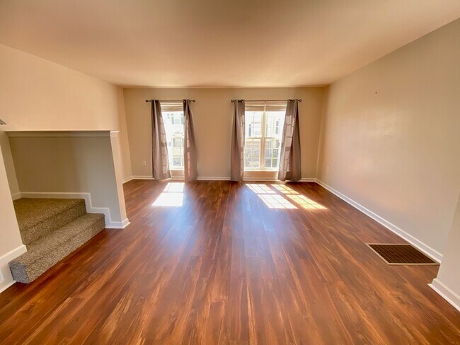 Photo - 2703 Equestrian Dr