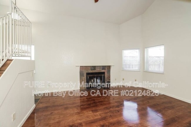 Photo - 3465 Walnut Grove St