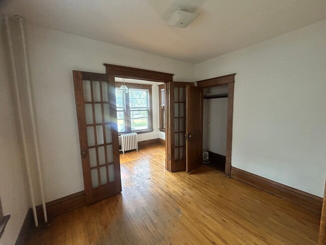 Building Photo - 702 Holly Ave Unit 1