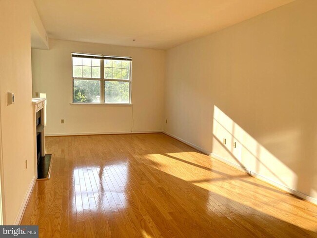 Photo - 1645 International Dr Apartment Unit 124