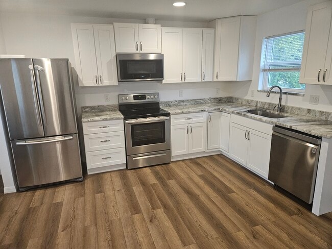 Photo - 714 N Warfield Ave