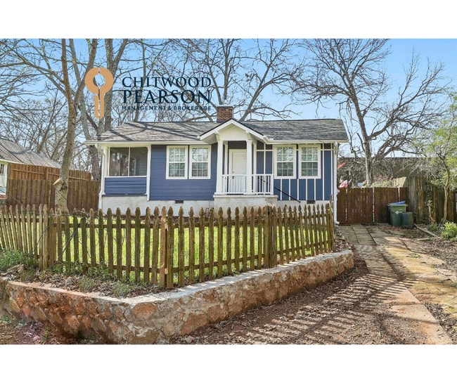 Building Photo - Updated 3BR Home with Large Yard Near Grant Park and Summerhill